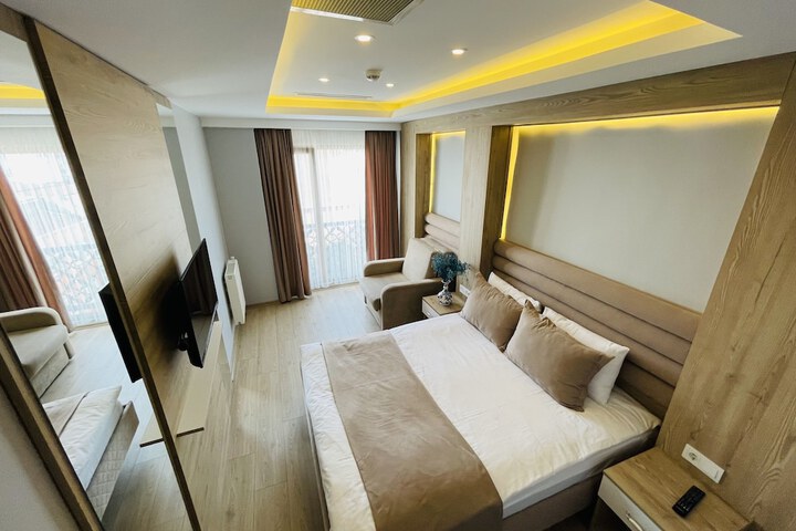 Room 15 of 34