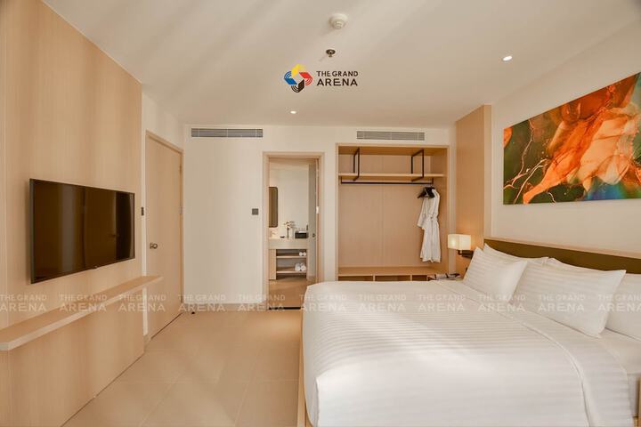 Room 5 of 42