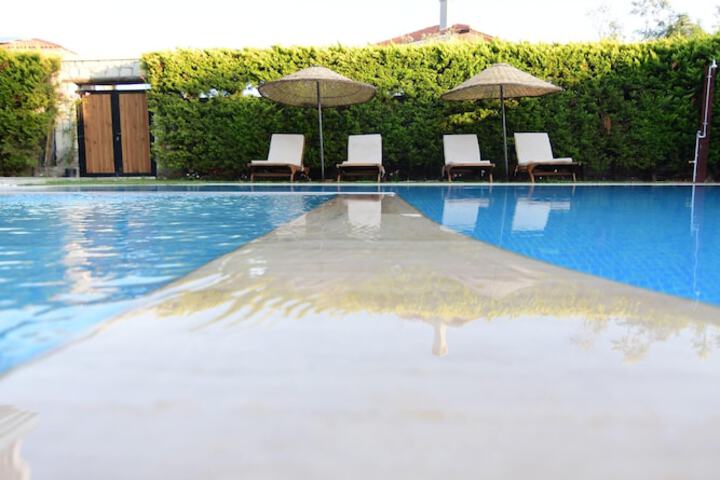 Pool 22 of 38