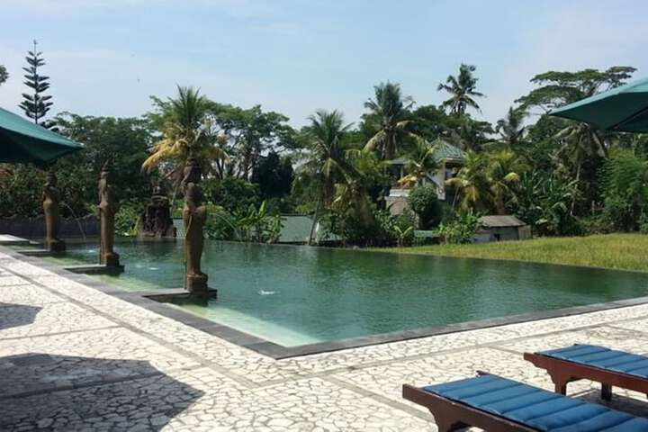 Pools & Facilities