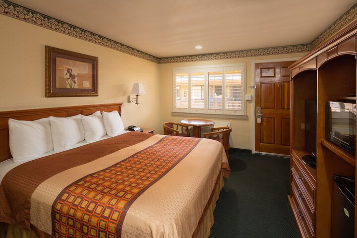 Room 14 of 50