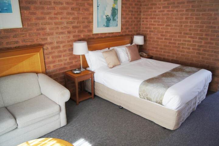 Room 6 of 40