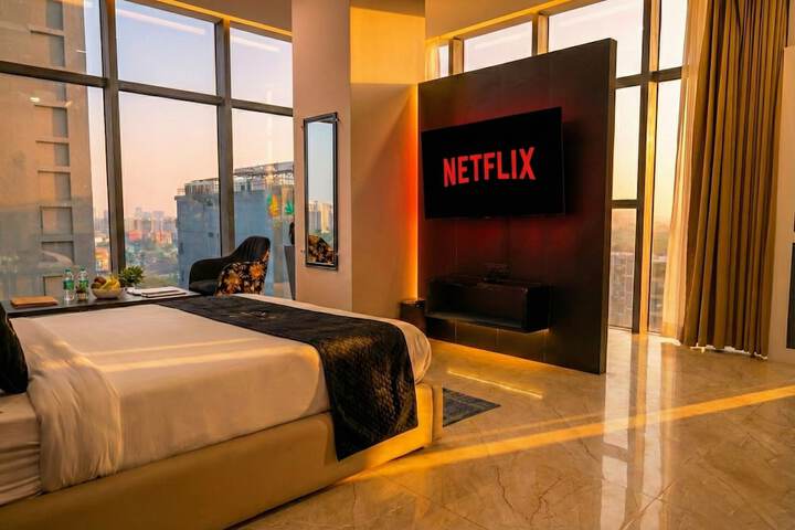 Room 10 of 18