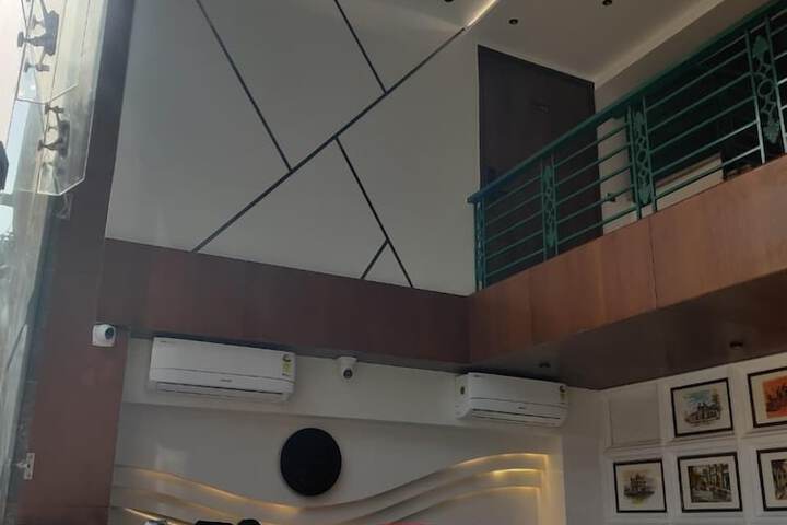 Hotel Interior 6 of 95