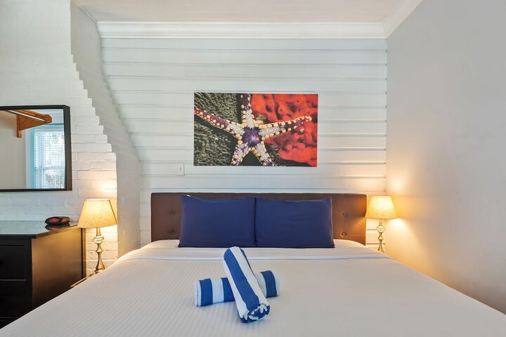 Room 4 of 62