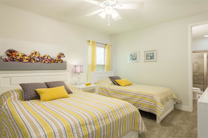 Room 6 of 37