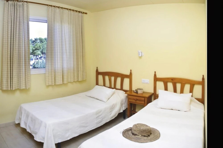 Room 3 of 13