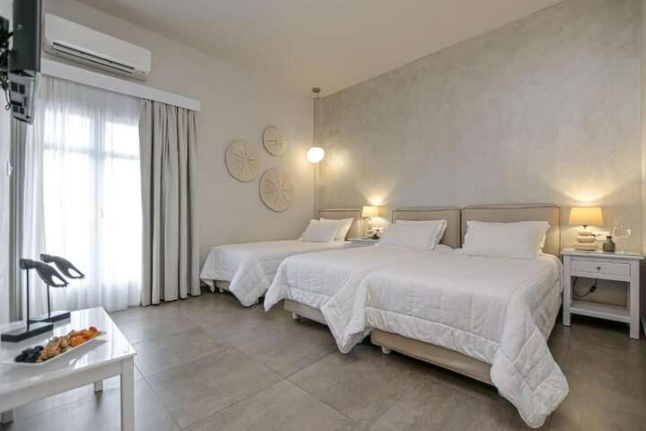 Room 3 of 44
