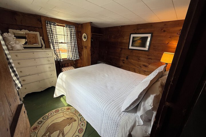 Room 46 of 212