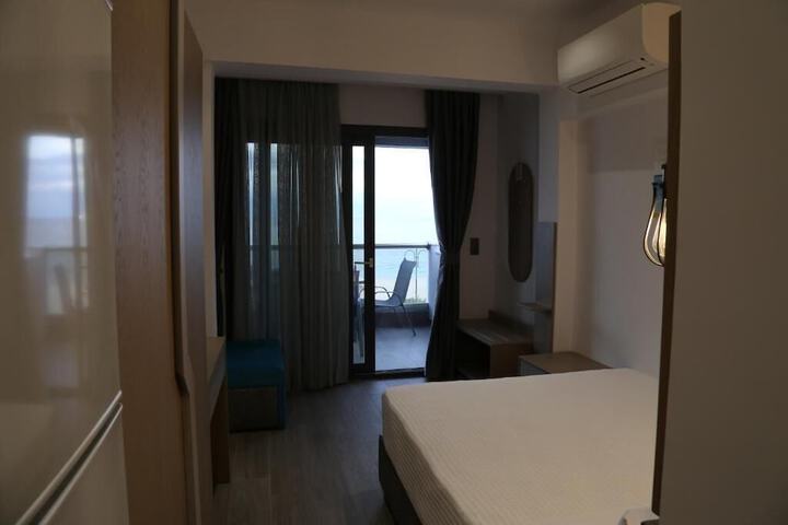 Room 25 of 52