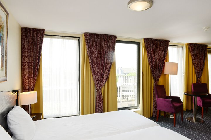Room 5 of 44