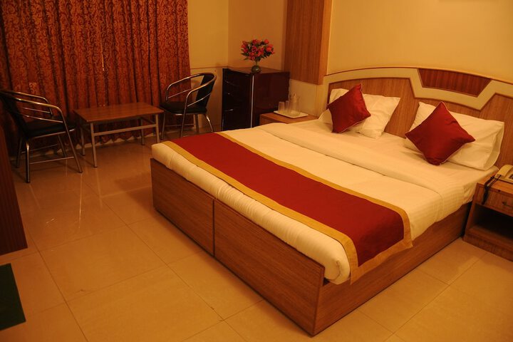 Room 6 of 18