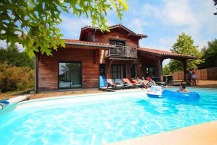 Pool 10 of 16