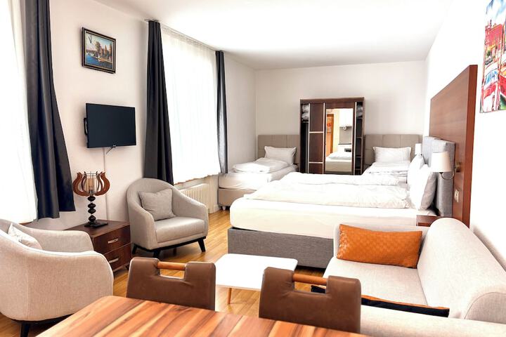 Room 7 of 75