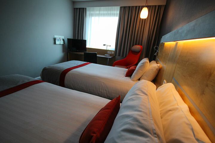 Room 7 of 60
