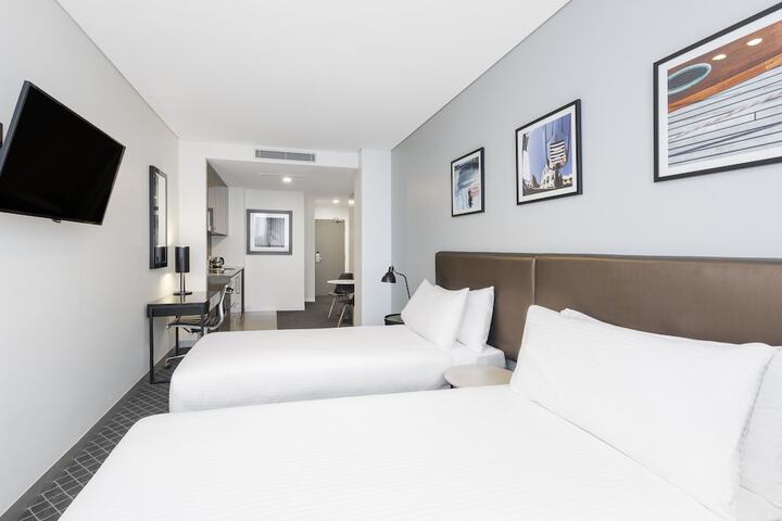 Room 8 of 31