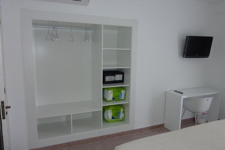 Room 8 of 26