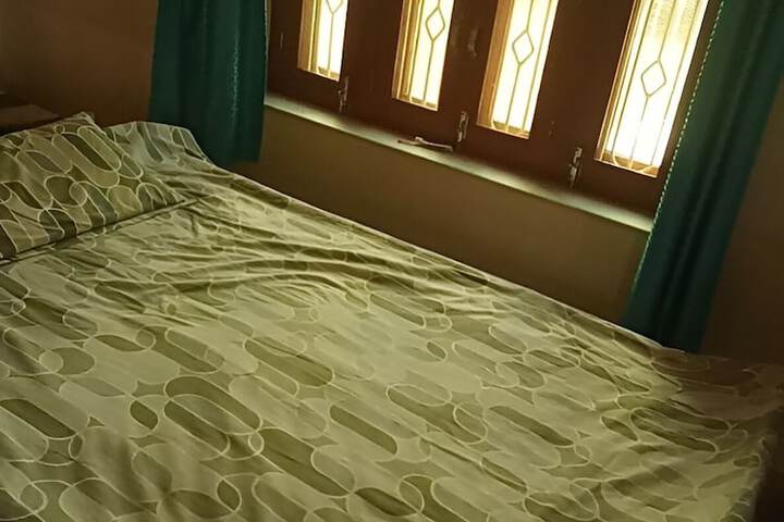 Room 2 of 11
