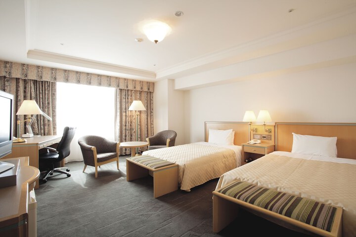 Room 8 of 92