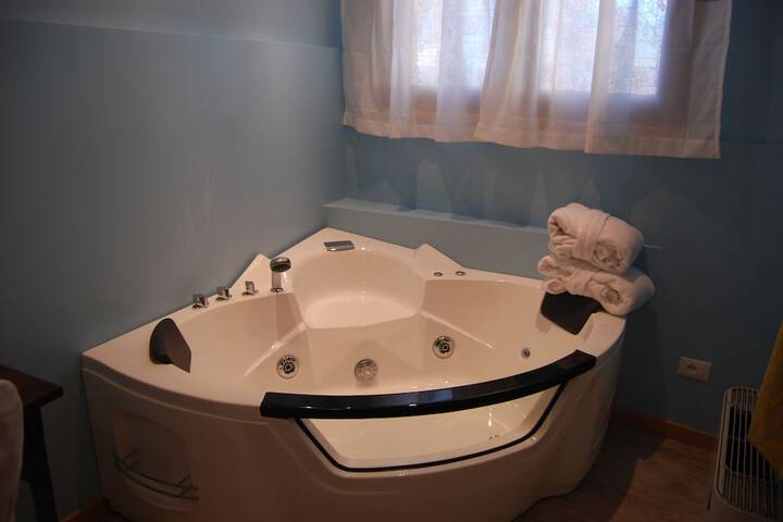 Hot Tub 70 of 90