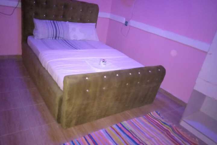 Room 5 of 14