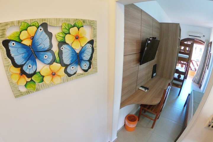 Room 9 of 99