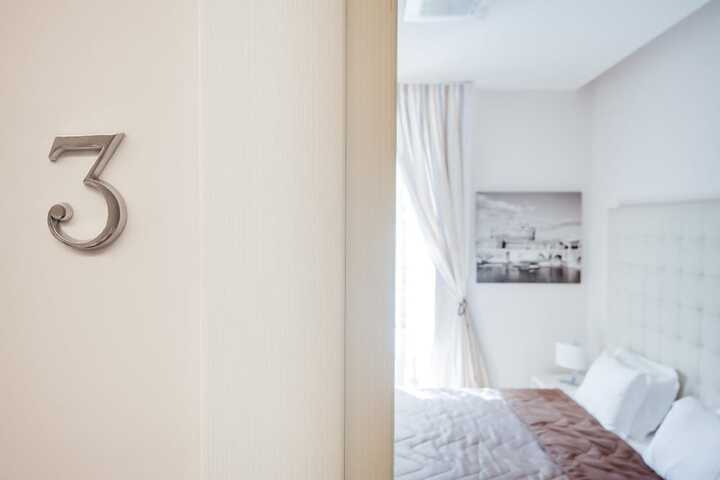 Room 19 of 37