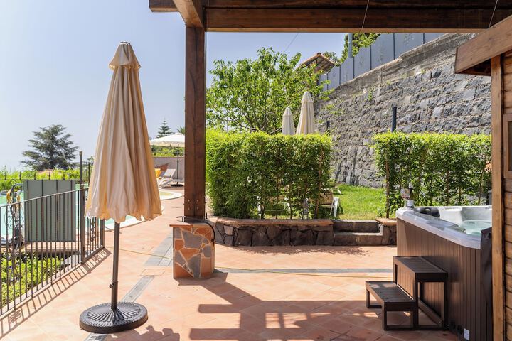 Terrace/Patio 12 of 34