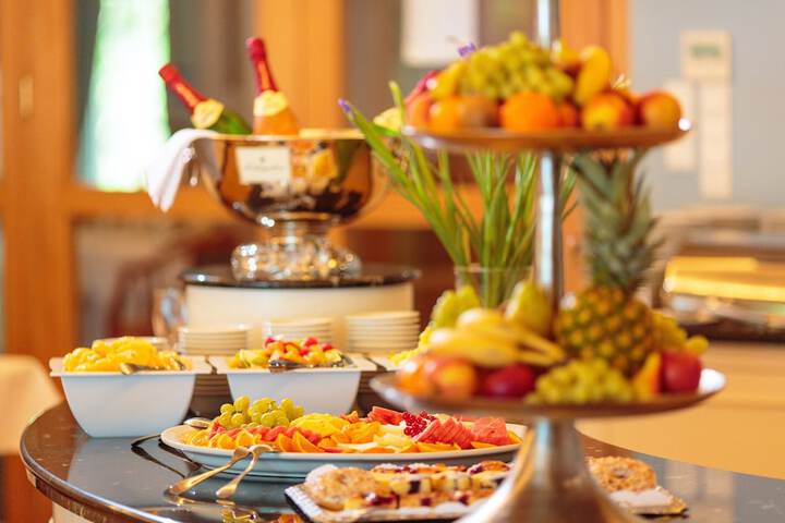 Breakfast/Coffee Service 77 of 160