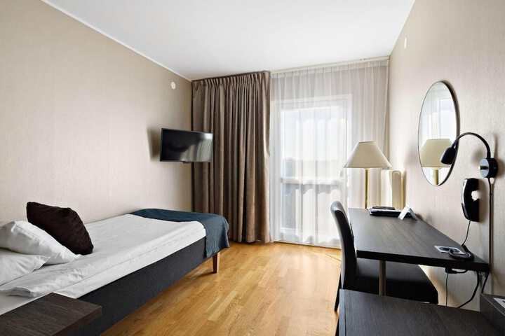 Room 44 of 96
