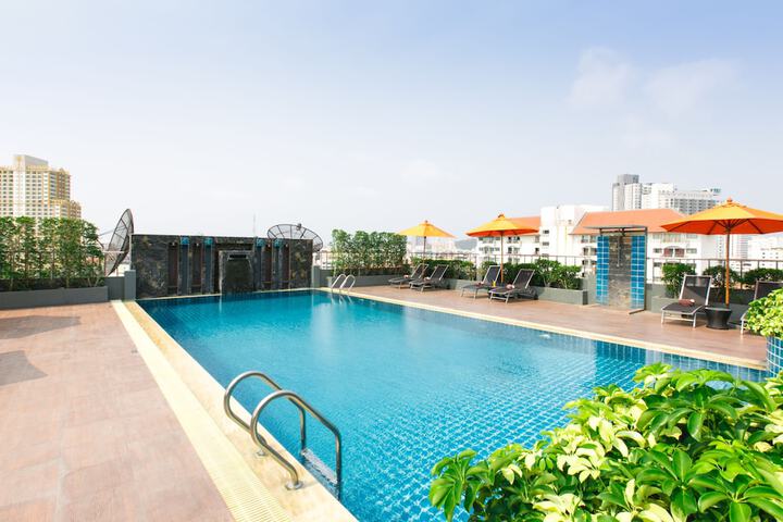Hotel Pool