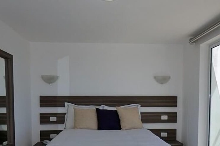 Room 17 of 43