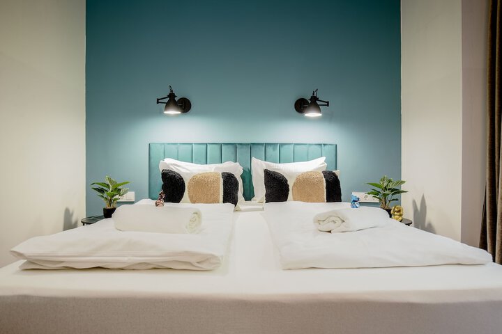 Room 25 of 49