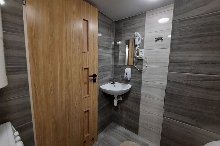 Room 140 of 159