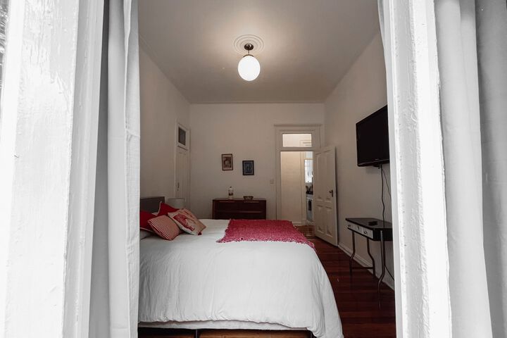 Room 200 of 293