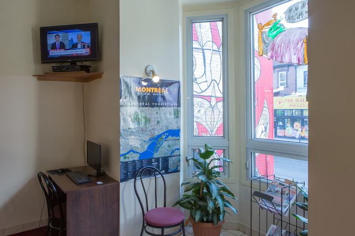 In-room business center