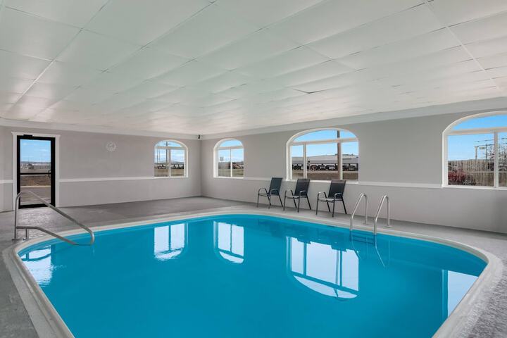 Hotel Pool