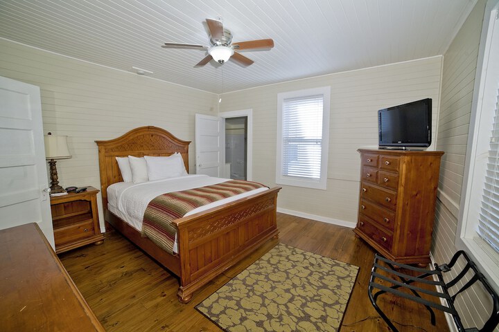 Room 18 of 34