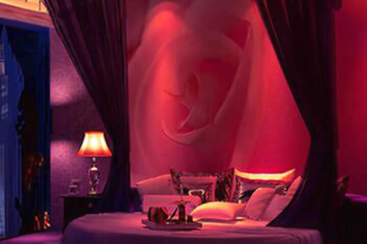 Room 3 of 8