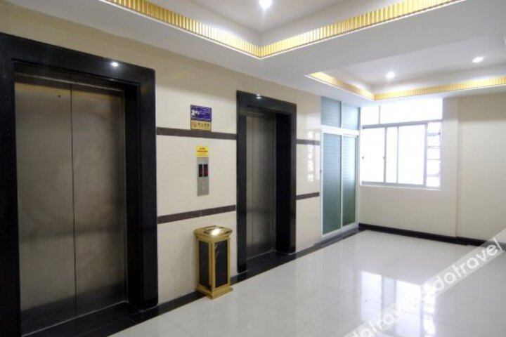 General 3 of 19