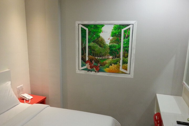Room 10 of 38