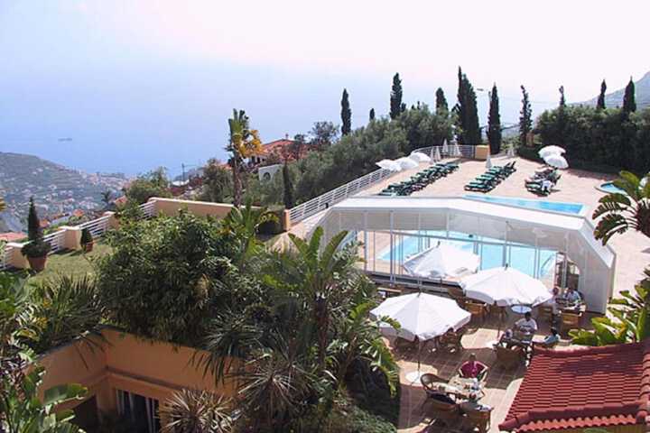 Hotel Pool