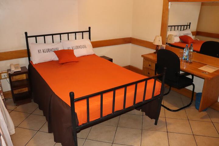 Room 12 of 44