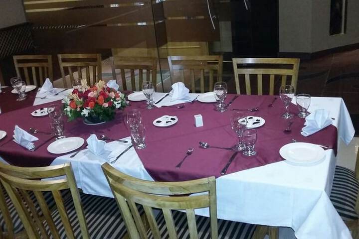 Dining 10 of 40