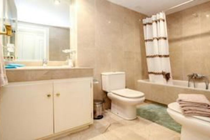 Room 5 of 73