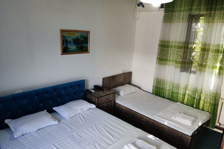 Room 9 of 70