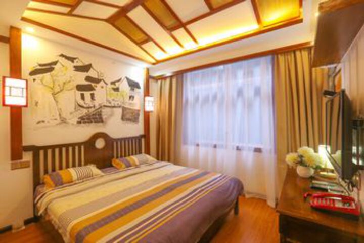 Room 6 of 23