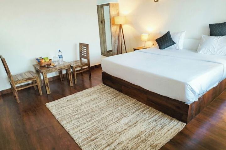 Room 7 of 114