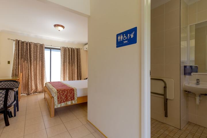 Room 3 of 27