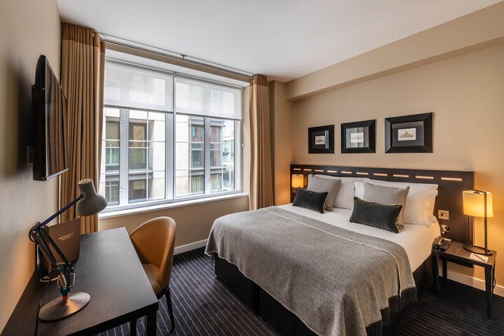 Room 15 of 30